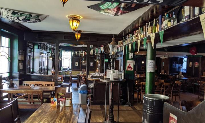 Kelly's Irish Pub